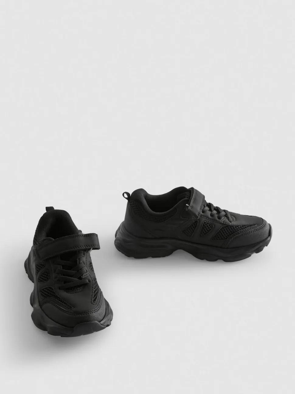 Sneaker mit dicker Sohle