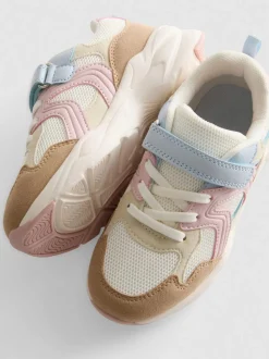 Sneaker mit dicker Sohle