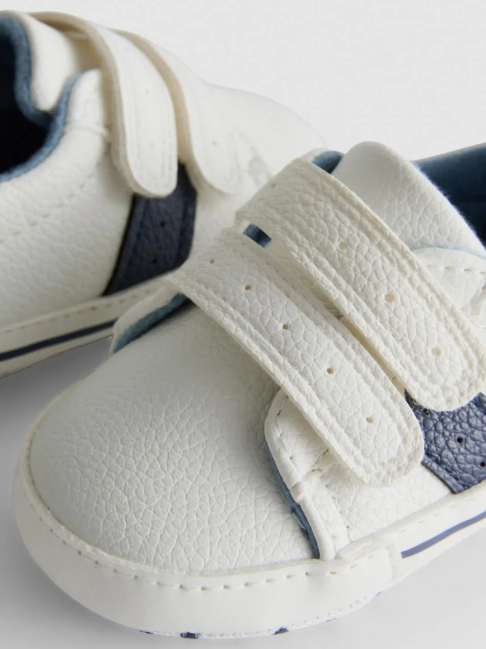Sneaker mit Klettverschluss für Babys