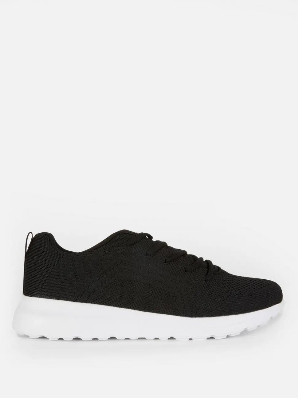 Sportliche Sneaker mit Schnürsenkeln