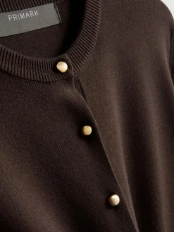 Strickjacke mit Metallic-Knöpfen
