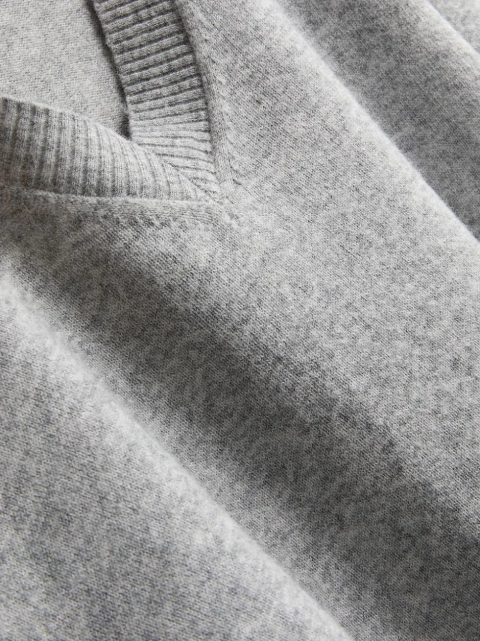 Strickpullover mit V-Ausschnitt