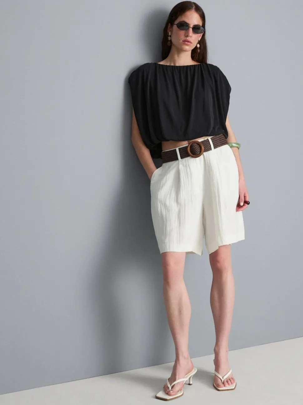 Strukturierte Bermudashorts mit Gürtel