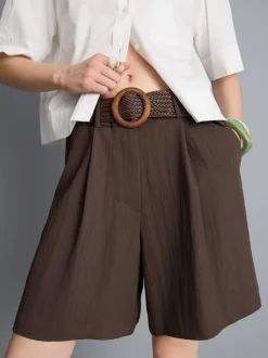 Strukturierte Bermudashorts mit Gürtel