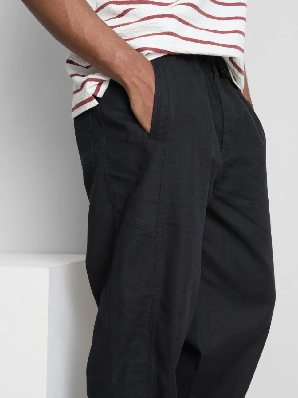 Strukturierte Hose mit Kordelzug
