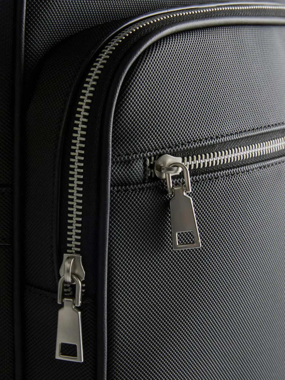 Strukturierter „The Edit“ Rucksack mit Reißverschluss