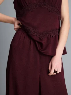 Strukturierte Satinhose mit geradem Bein