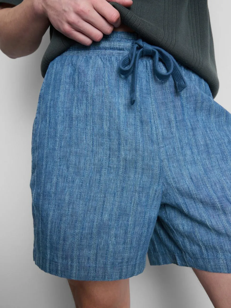Strukturierte Shorts mit Kordelzug