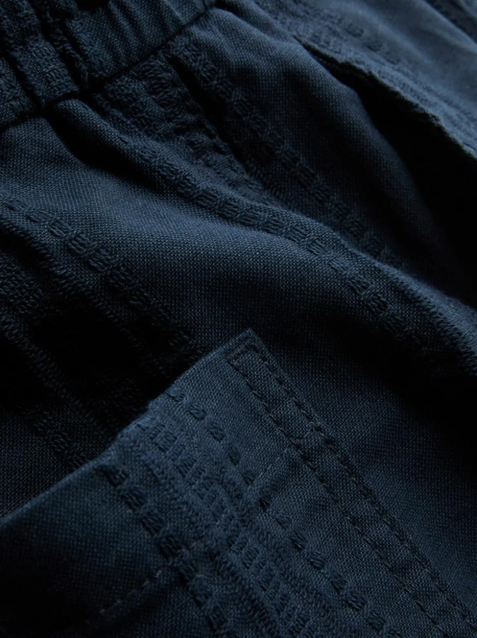 Strukturierte Shorts mit Kordelzug