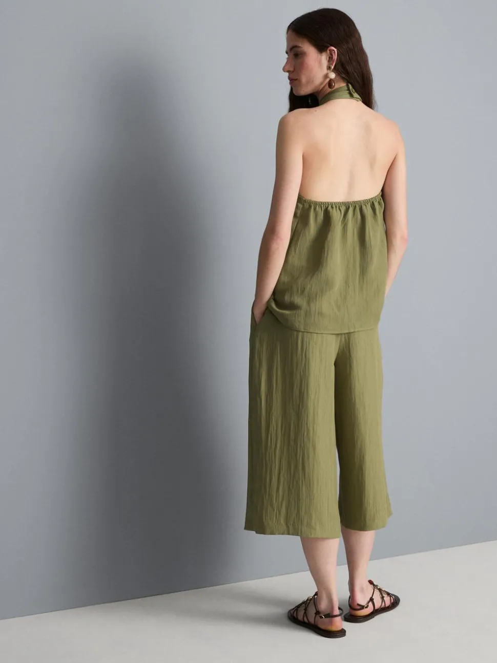 Strukturiertes Neckholder-Top mit Knopfleiste