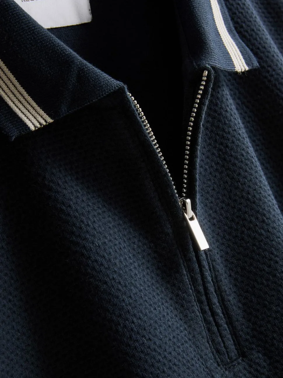 Strukturiertes Poloshirt mit Reißverschluss