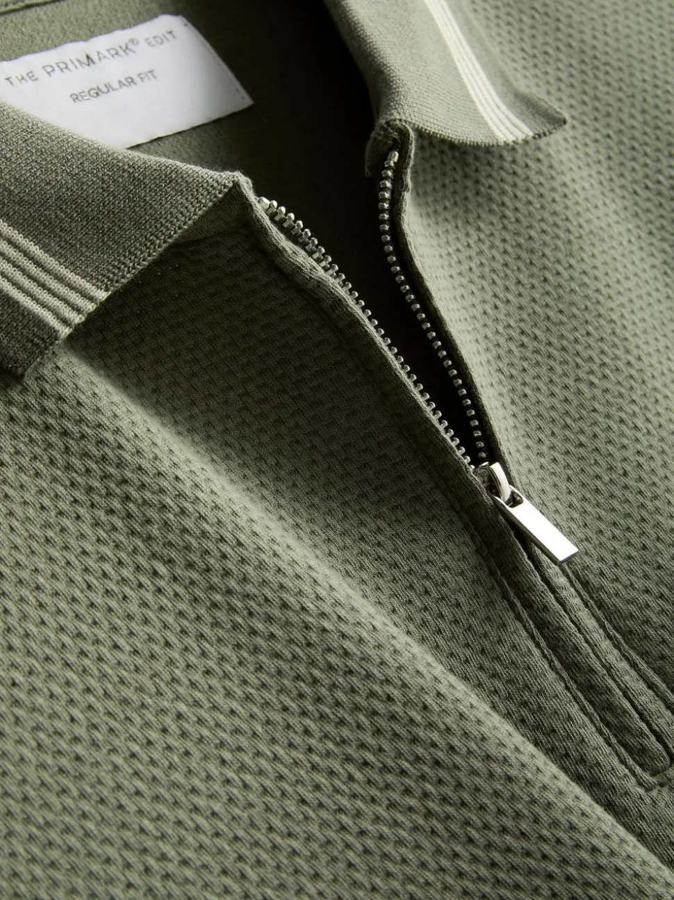Strukturiertes Poloshirt mit Reißverschluss