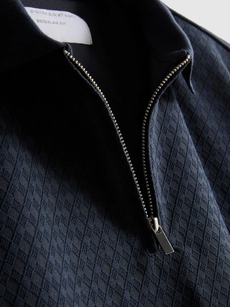 Strukturiertes „The Edit“ Poloshirt mit Reißverschluss