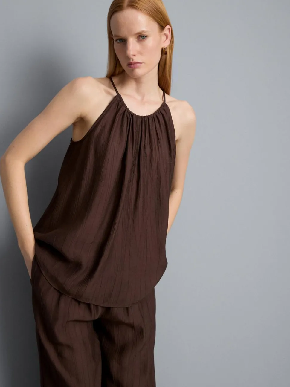 Strukturiertes Trapeztop mit Neckholder