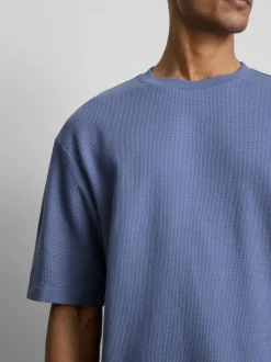 Strukturiertes T-Shirt mit geradem Schnitt