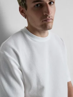 Strukturiertes T-Shirt mit geradem Schnitt