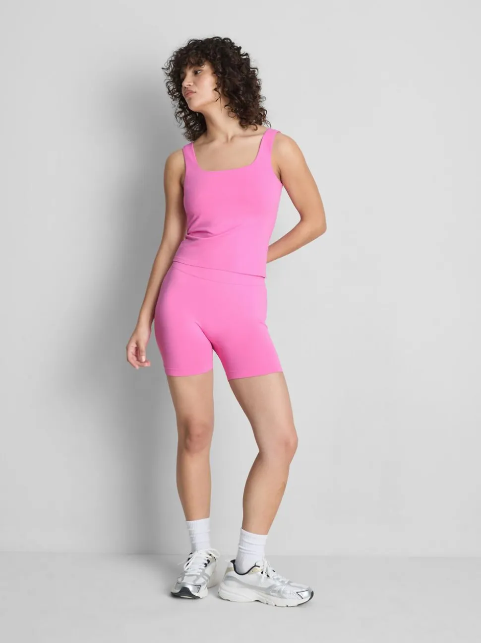 Superweiches, kurzes Tanktop