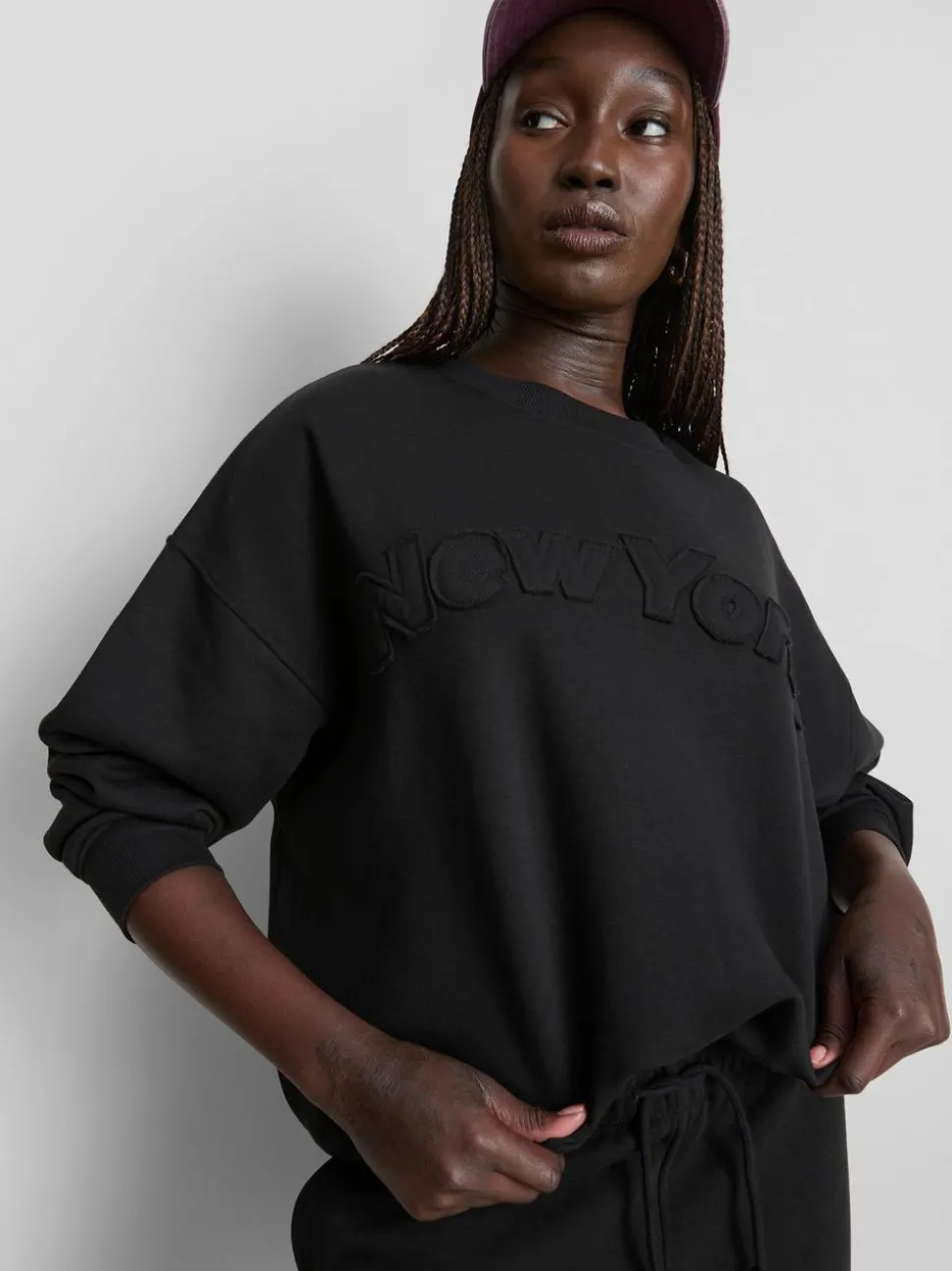 Sweatshirt mit hohem Baumwollanteil und Applikation