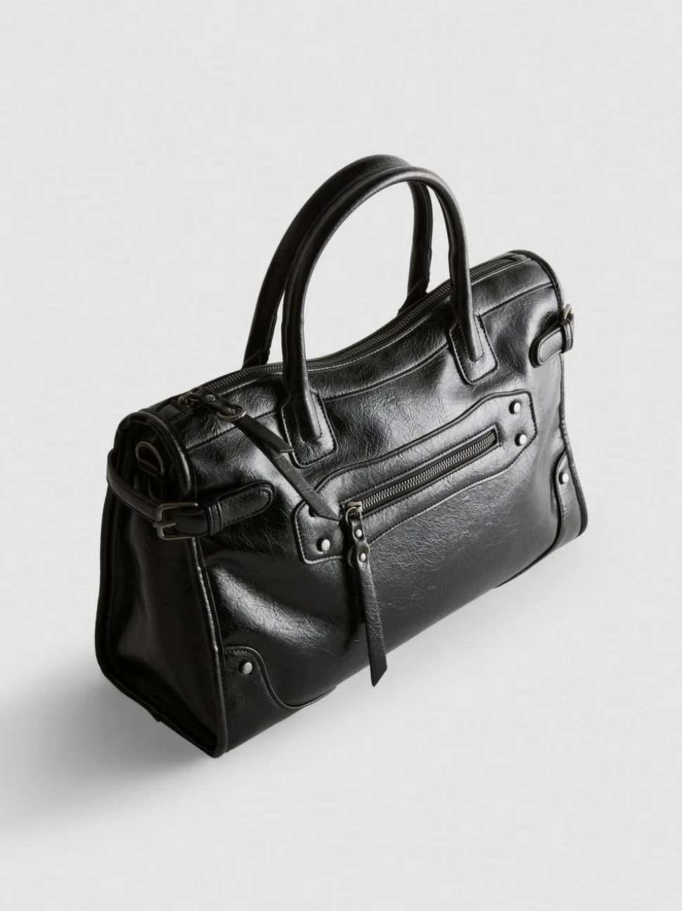 Tasche mit Tragegriff und Schnalle