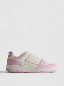 Tennisschuhe in Blockfarben
