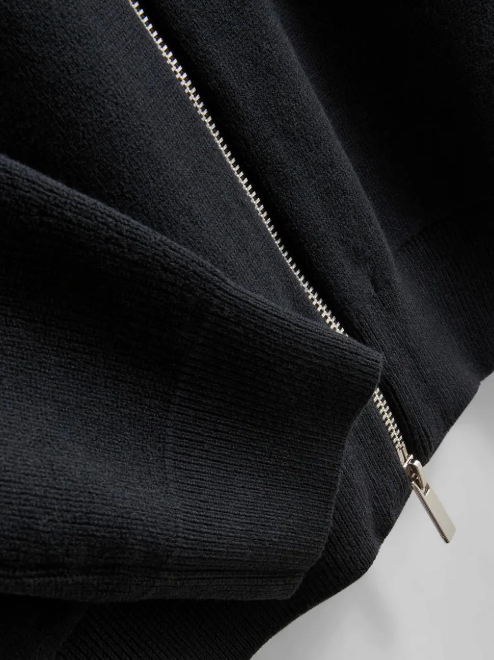 „The Edit“ Cardigan mit Trichterkragen
