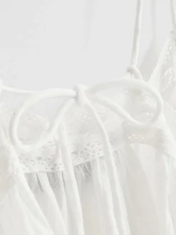 The Primark Scene | Baumwoll-Top mit Lochstickerei und V-Ausschnitt