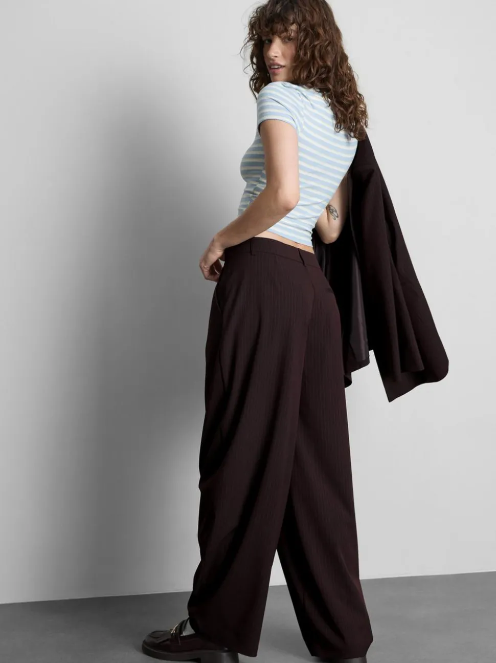 The Primark Scene | Hose mit Nadelstreifen und asymmetrischem Bund