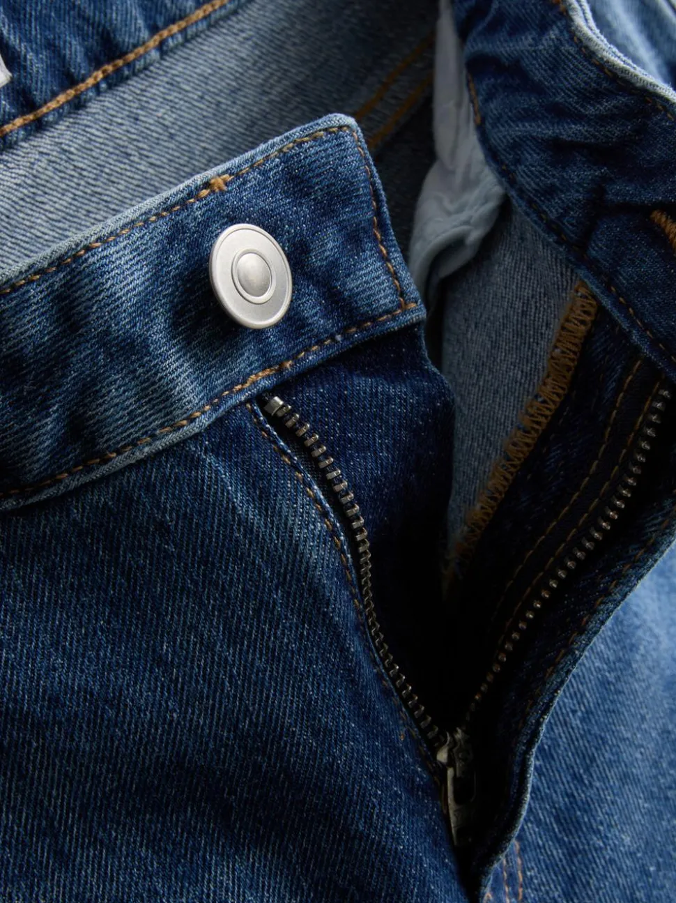 The Primark Scene | Jeans mit geradem Bein und niedriger Leibhöhe