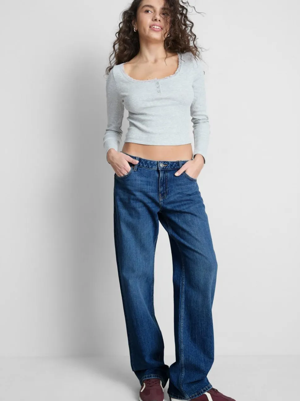 The Primark Scene | Jeans mit geradem Bein und niedriger Leibhöhe