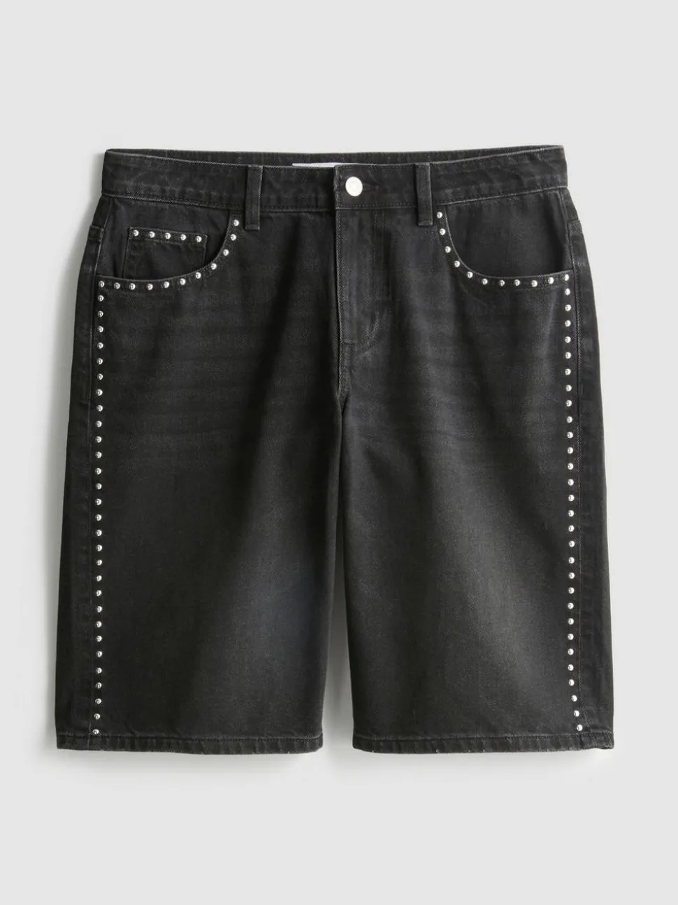 The Primark Scene | Nietenbesetzte Jorts aus Baumwoll-Denim
