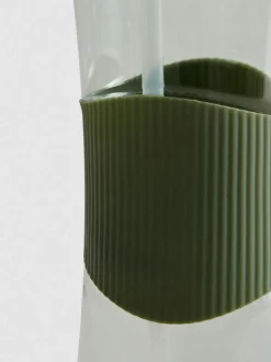 Trinkflasche mit Strohhalm