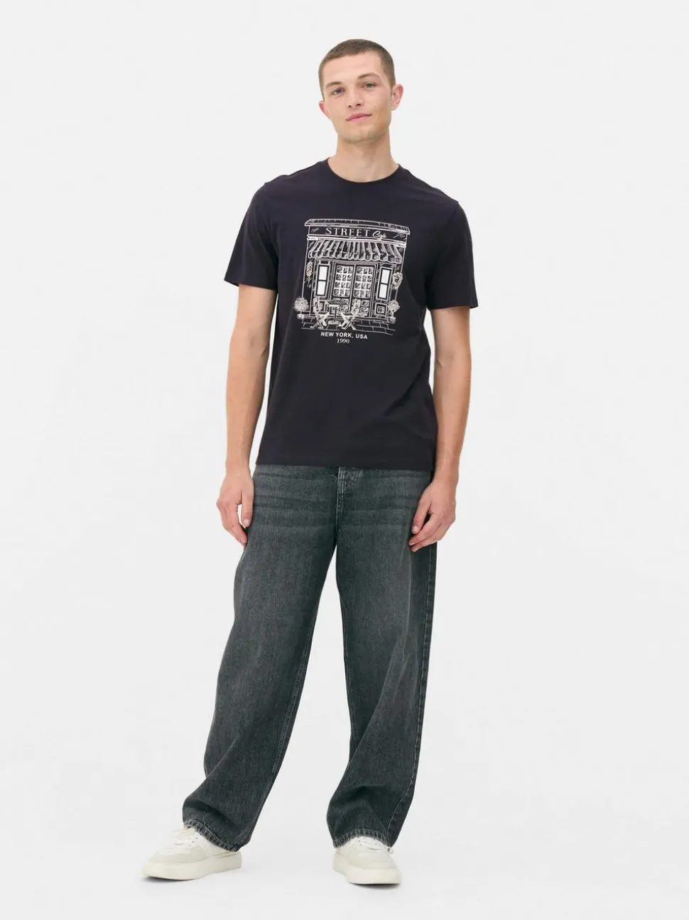 T-Shirt mit Café-Grafik