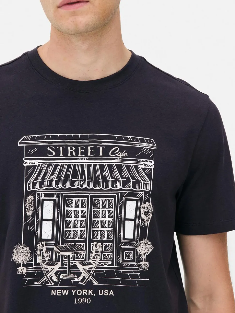 T-Shirt mit Café-Grafik