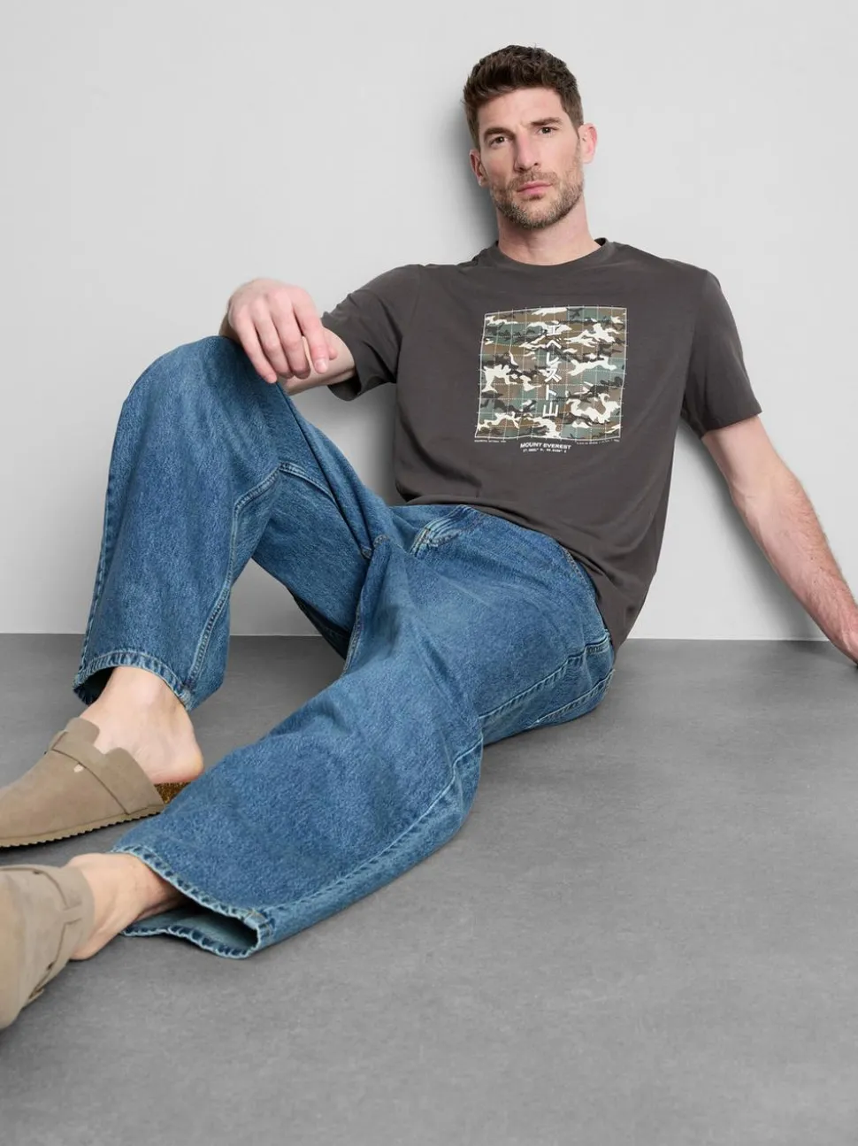 T-Shirt mit Mount Everest-Grafik