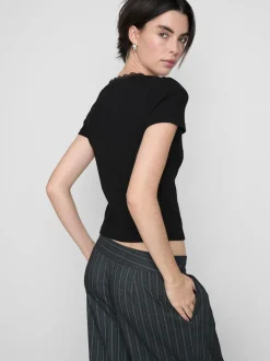 T-Shirt mit Spitzenbesatz und hohem Baumwollanteil