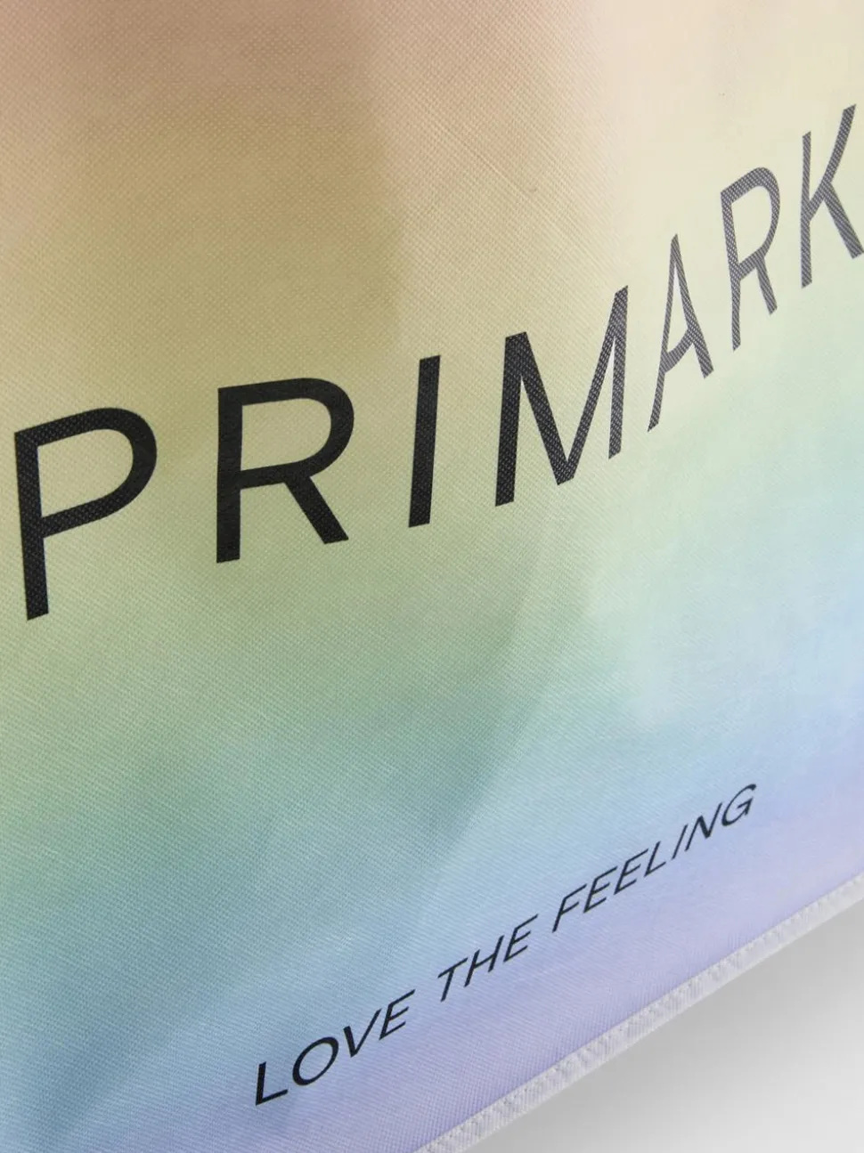Wiederverwendbare „Primark“ XL-Tasche in Pride-Farben