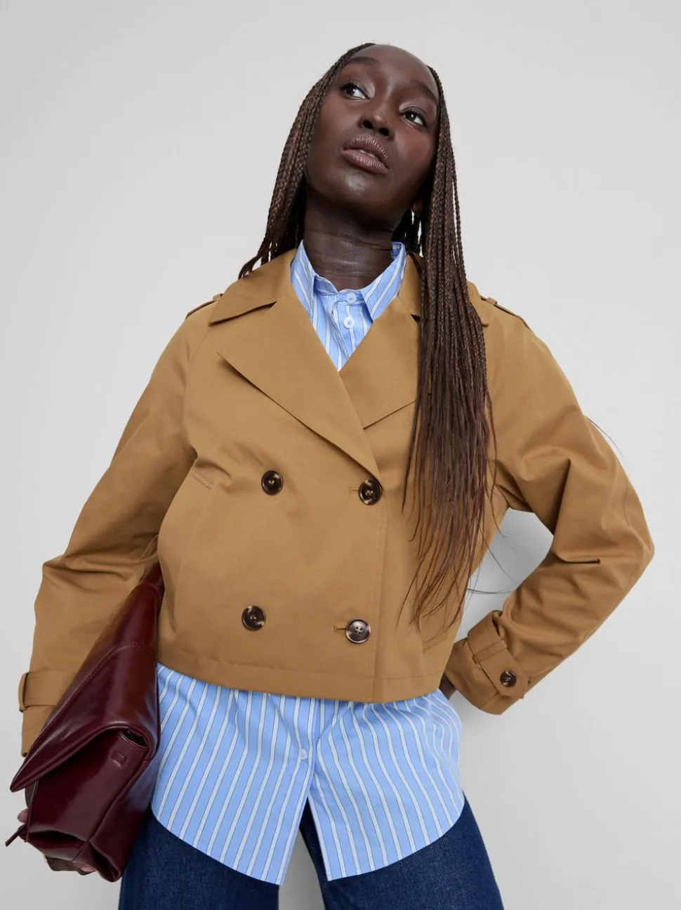 Zweireihiger, gerade geschnittener Trenchcoat