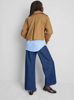 Zweireihiger, gerade geschnittener Trenchcoat